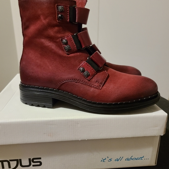 Mjus Brand new leather boots - Picture 8 of 9
